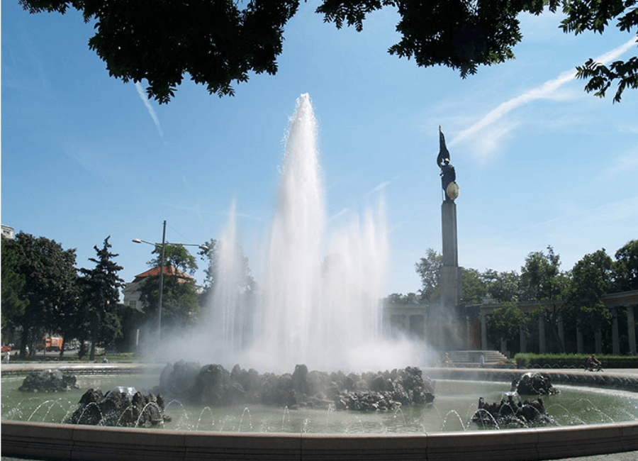 Thiết kế lắp đặt đài phun nước phong thủy trong nhà